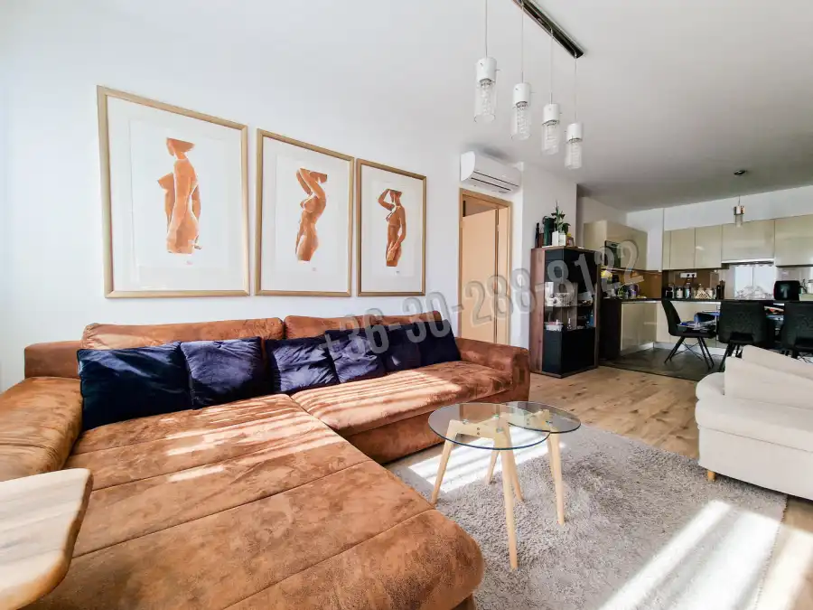 eladó újszerű téglalakás, Budapest, XIII. kerület